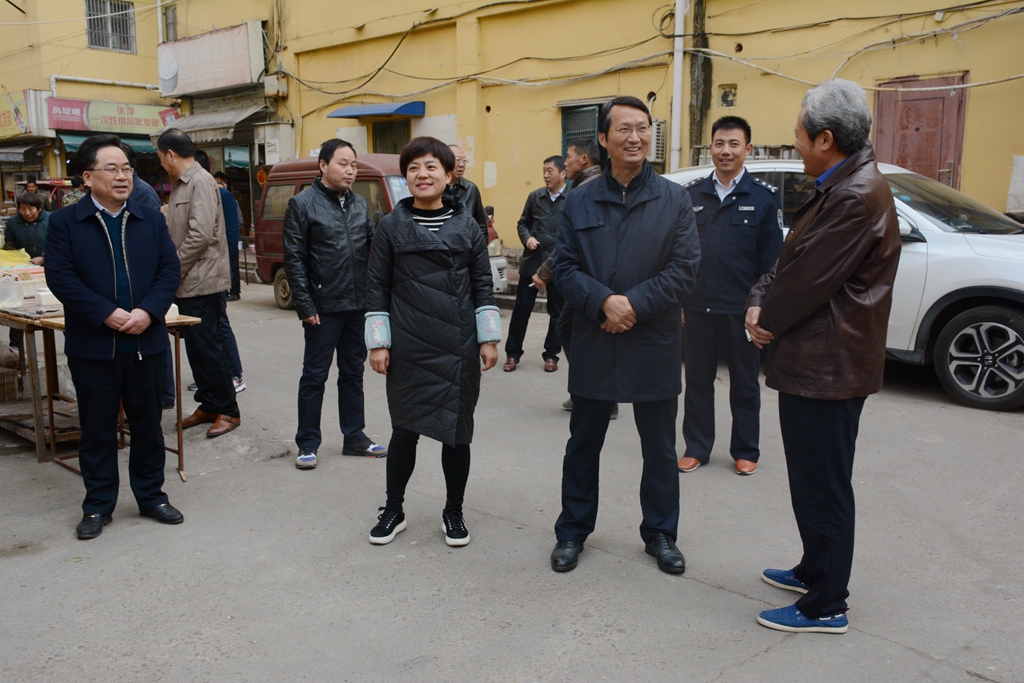 在响铃庵南门农贸市场1_副本.jpg 在响铃庵南门农贸市场1_副本.jpg